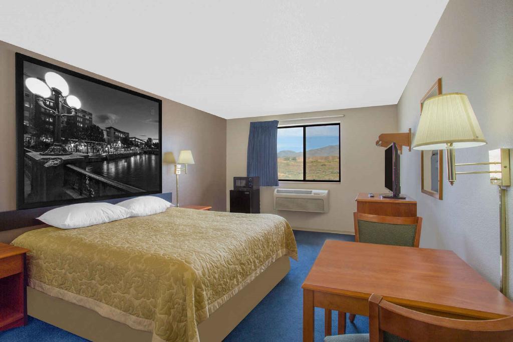 Super 8 By Wyndham Winnemucca Nv Εξωτερικό φωτογραφία